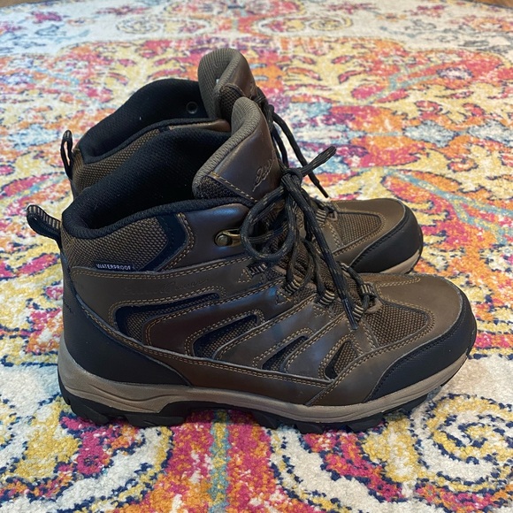 Like new Eddie Bauer mens hiking boots - Picture 3 of 7